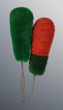 DEUX POMPONS CAROTTES, Première moitié du XIXème siècle. 32885