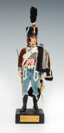 Photo 1 : MARCEL RIFFET - OFFICIER DE HUSSARD PREMIER EMPIRE : figurine habillée, XXème siècle. 26429