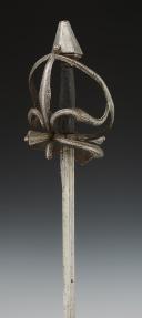 Photo 7 : SWORD OF ARMS, Germany, Late 16th century. 30415