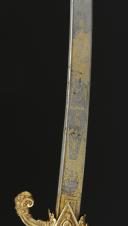 Photo 10 : SYMBOLE DE L’ACCESSION AU POUVOIR, LORSQUE BONAPARTE DEVIENT PREMIER CONSUL, PUIS NAPOLÉON, le sabre l’ayant accompagné du Consulat aux Cent Jours, offert à Emmanuel de Grouchy, dernier Maréchal de France nommé sous le Premier Empire.  vente publique : TENTATION° 3 Jeudi 22 mai 2025 - 18h Drouot - salle 9  : Giquello et associés