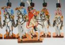 Photo 2 : MUSIQUE DE CHASSEURS À CHEVAL PREMIER EMPIRE : SOLDATS DE STRASBOURG FIGURINE DE CARTE EN CARTON gouaché par la famille WURTZ, deuxième tiers du XIXème siècle, vers 1815-1848. 31156-23