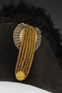 Photo 3 : CHAPEAU BICORNE DE LIEUTENANT-GÉNÉRAL, petite tenue, attribué Comte d'OILLIAMSON, modèle 1814, Restauration. 29855