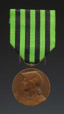 MÉDAILLE COMMÉMORATIVE DE LA GUERRE DE 1870-1871, créée en 1911, Troisième République. 27764