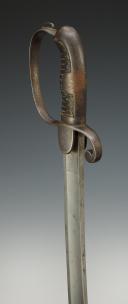 Photo 8 : SABRE TROUPE DE CAVALERIE LÉGÈRE, « Pipe-back » light cavalry sword c. 1800-1821, modèle 1796, début XIXème siècle. 22049