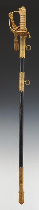 Photo 2 : SABRE D'OFFICIER DE LA MARINE INDIENNE AYANT APPARTENU AU COMMANDER HEDLEY VICARS BANFIELD, Commandant du vaisseau HMIS LAWRENCE en 1940, Première moitié du XXème siècle. 32670