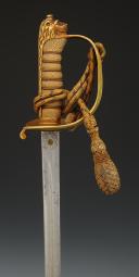 Photo 8 : SABRE D'OFFICIER DE LA MARINE INDIENNE AYANT APPARTENU AU COMMANDER HEDLEY VICARS BANFIELD, Commandant du vaisseau HMIS LAWRENCE en 1940, Première moitié du XXème siècle. 32670