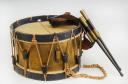 Photo 1 : DRUM BOX, STICKS AND INFANTRY DRUM HOLDER, Third Republic, signed by the Saint-Étienne Manufacture. 27843