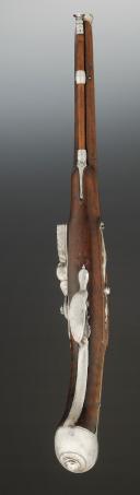 Photo 6 : PISTOLET D'ARÇON, modèle civil. Ancienne Monarchie, règne de Louis XV, vers 1740. 34619