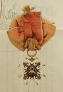 Photo 3 : CROIX D'OFFICIER DE L'ORDRE DE SAINT-LOUIS ET DIPLÔME DU LIEUTENANT EN PREMIER AUBERT SEND DU RÉGIMENT DU COLONEL GÉNÉRAL DE HUSSARDS, Ancienne Monarchie, règne de Louis XVI, 1791. 26828