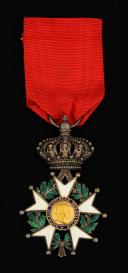 Photo 1 : KNIGHT'S CROSS OF THE ORDER OF THE LEGION OF HONOR, jeweler's example commonly called "Cent-Gardes model", 1852-1871, Second Empire. 28063