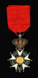 Photo 2 : KNIGHT'S CROSS OF THE ORDER OF THE LEGION OF HONOR, jeweler's example commonly called "Cent-Gardes model", 1852-1871, Second Empire. 28063