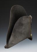 Photo 7 : CHAPEAU BICORNE DES GARDES DU CORPS DE LA MAISON MILITAIRE DU ROY, compagnie écossaise (1ère), modèle 1820, Restauration. 29806