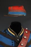 Photo 2 : UNIFORME D'OFFICIER DE CHASSEURS D'AFRIQUE, Second Empire - Troisième République. 33899