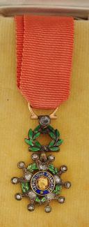 RÉDUCTION D'UNE CROIX CHEVALIER DE LA LÉGION D'HONNEUR, exemplaire de luxe, 1946-1958, Quatrième République. 28188-2