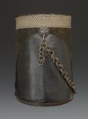 Photo 5 : SHAKO DE CAPITAINE DU 1er RÉGIMENT DE CHASSEURS À CHEVAL, Restauration (1818-1822). 33758