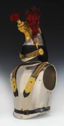 Photo 2 : CASQUE ET CUIRASSE D'OFFICIER DE CUIRASSIERS, modèle 1844, Monarchie de Juillet. 27054-1