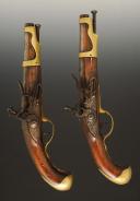 Photo 2 : PAIRE DE PISTOLETS D'ARÇON, modèle de 1763-1766, datés de 1776, Ancienne Monarchie, règne de Louis XVI. 34635
