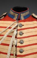 Photo 5 : TUNIQUE DE MUSICIEN DE 3ème CLASSE DU 2ème RÉGIMENT DES CUIRASSIERS DE LA GARDE IMPÉRIALE, Second Empire (1855-1865). 27056