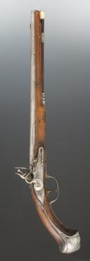 Photo 2 : OFFICER'S FLINTLOCK PISTOL, possibly attributed to a regiment of Dauphin cavalry. Former Monarchy, reign of Louis XIV, circa 1670-1680. 34638.