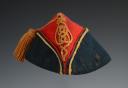 BONNET DE POLICE TROUPE DES GUIDES DE LA GARDE IMPÉRIALE, modèle 1860 à soufflet, Second Empire. 29142