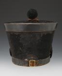Photo 5 : SHAKO OF THE 4th REGIMENT OF CHASSEURS À CHEVAL, model 1812, First Empire. 30239.