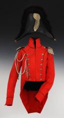 Photo 11 : CHAPEAU BICORNE DE MOUSQUETAIRES DE LA MAISON MILITAIRE DU ROI, seconde compagnie « MOUSQUETAIRES NOIRS », pour la grande tenue, modèle 1814, Restauration. 30043