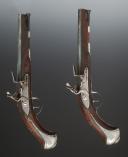 PAIRE DE PISTOLETS D'ARÇON D'OFFICIER, Ancienne Monarchie règne de Louis XVI, vers 1760. 34641