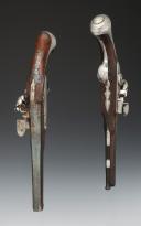 Photo 3 : PAIRE DE PISTOLETS D'ARÇON D'OFFICIER, Ancienne Monarchie règne de Louis XVI, vers 1760. 34641