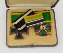 Photo 3 : BOX COLLECTING A SECOND CLASS IRON CROSS, model 1914, AND THE ORDER OF THE LION OF ZÄHRINGEN, First World War. 27579