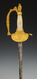 Photo 4 : ÉPÉE DE MÉRITE ET DE DISTINCTION DE L'ÉCOLE DES PAGES DONNÉE PAR LE ROI À MONSIEUR ADEMAR DE GAIN MONTAIGNAC EN 1830, second modèle du fourbisseur Loyselier (1822-1830), Restauration. 32701