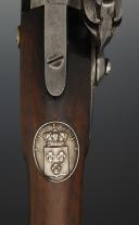 Photo 6 : FUSIL DE RÉCOMPENSE POUR LES TROUPES À PIED ROYALISTES S'ÉTANT DISTINGUÉES PENDANT LES CAMPAGNE CONTRE LA RÉVOLUTION, attribué à BERNARD Jean, modèle 1817, Restauration. 29240