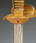 Photo 7 : SABRE D'OFFICIER DE LA MARINE DE GUERRE ALLEMANDE, modèle 1923, Troisième Reich. 32653-1