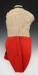 Photo 12 : HABIT DES GARDES DU CORPS DU ROI AYANT APPARTENU À MONSIEUR DE BEAUFFORT DE LA COMPAGNIE DE NOAILLES de grande tenue, modèle 1820, Seconde Restauration (1820-1830). 30007
