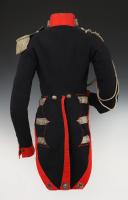 Photo 7 : HABIT DES GARDES DU CORPS DU ROI AYANT APPARTENU À MONSIEUR DE BEAUFFORT DE LA COMPAGNIE DE NOAILLES de grande tenue, modèle 1820, Seconde Restauration (1820-1830). 30007
