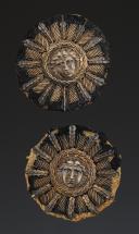 PAIRE D'ORNEMENTS DE RETROUSSIS POUR HABIT DE GARDES DU CORPS DE LA MAISON MILITAIRE DU ROI, Restauration. 32848