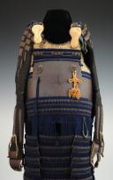 Photo 6 : JAPANESE ARMOR OF THE TETSU KURO URASHI NURI GOMAIDŌ GUSOKU TYPE, EDO PERIOD, Mid-19th Century. Inventory number 33678.