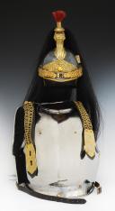 Photo 1 : CASQUE ET CUIRASSE D'OFFICIER DE CUIRASSIERS, modèle 1872 modifié 1874, Troisième République. 30056