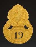 PLAQUE DE SHAKO D'OFFICIER DU 19ème RÉGIMENT D'INFANTERIE, modèle 1837, Monarchie de Juillet. 32236