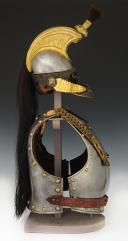 Photo 11 : CASQUE ET CUIRASSE D'OFFICIER DU 1er RÉGIMENT DE CUIRASSIERS (1810-1814), Premier Empire. 33636-33611(201)