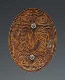 Photo 2 : PLAQUE DE CASQUE DE SAPEURS-POMPIERS ÉGYPTIENS, XXème siècle. 25375-31