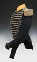 Photo 8 : HABIT VESTE DU SOUS-LIEUTENANT EDMOND DU PLESSIS D'ARGENTRÉ, DU 5ème RÉGIMENT DE CHASSEURS À CHEVAL, 1829, Restauration. 30168