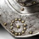 Photo 2 : Armet de cuirassier Allemagne (Nuremberg), v. 1630. COLLECTION PHILIPPE MISSILLIER, Étude Giquello, Drouot - salles 5-6, les 6 & 7 mars 2025