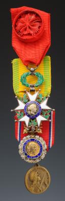 Photo 3 : LOT OF TWELVE MILITARY MEDALS AND DECORATIONS, Third and Fourth Republic. 26416-4