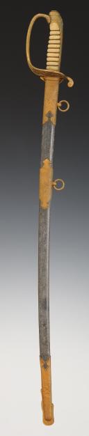 Photo 2 : SABRE D'OFFICIER DE LA MARINE JAPONAISE, modèle 1883 produit par la Compagnie Nakano de Tokyo, Premier tiers du XXème siècle. 32674