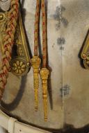 Photo 3 : CASQUE, CUIRASSE, GILET DE MATELASSURE, ÉPAULETTES ET AIGUILLETTES TROUPE DE L'ESCADRON DES CENT-GARDES DE L'EMPEREUR NAPOLÉON III, Second Empire. 33563