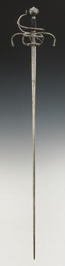 Photo 5 : IRON SWORD WITH MULTI-BRANCH GUARD CALLED “RAPIER”, 16th century. 25876