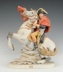 BONAPARTE PREMIER CONSUL FRANCHISSANT LE GRAND SAINT-BERNARD : Biscuit polychromé XXème siècle. 33440
