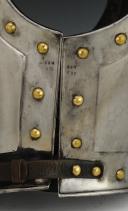 Photo 6 : ENSEMBLE CASQUE ET CUIRASSE DE CUIRASSIERS DE LA GARDE IMPÉRIALE, modèle 1854, Second Empire. 33445