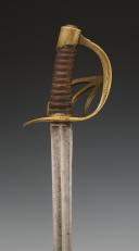 Photo 7 : SABRE DE CUIRASSIERS, modèle an XI, provenant du champ de bataille de Waterloo, Premier Empire. 33947