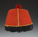 Photo 5 : SHAKO OF THE 90th INFANTRY REGIMENT, 1st BATTALION, model 1868, Second Empire. Inventory number 31235R.